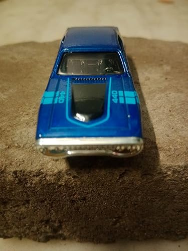 Hot Wheels 71 Plymouth GTX Muscle Mania Ages 3 and Up (Blue